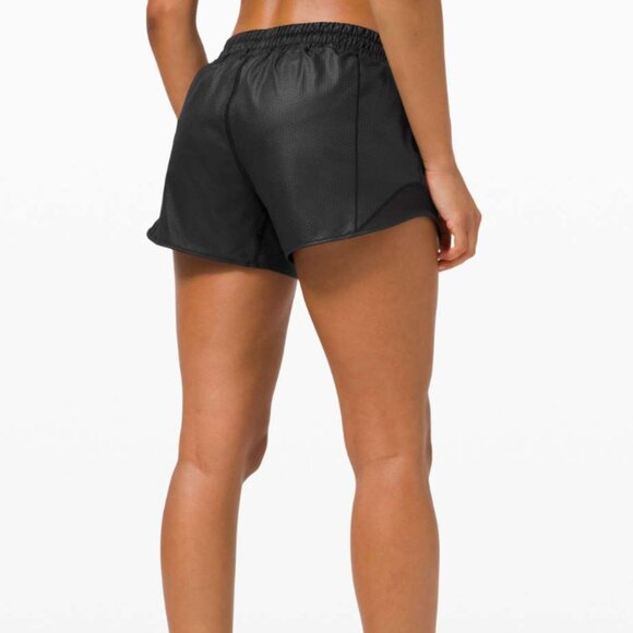 lululemon athletica Pants - 🍋 Lululemon Hotty Hot Short II *Emboss size 4
